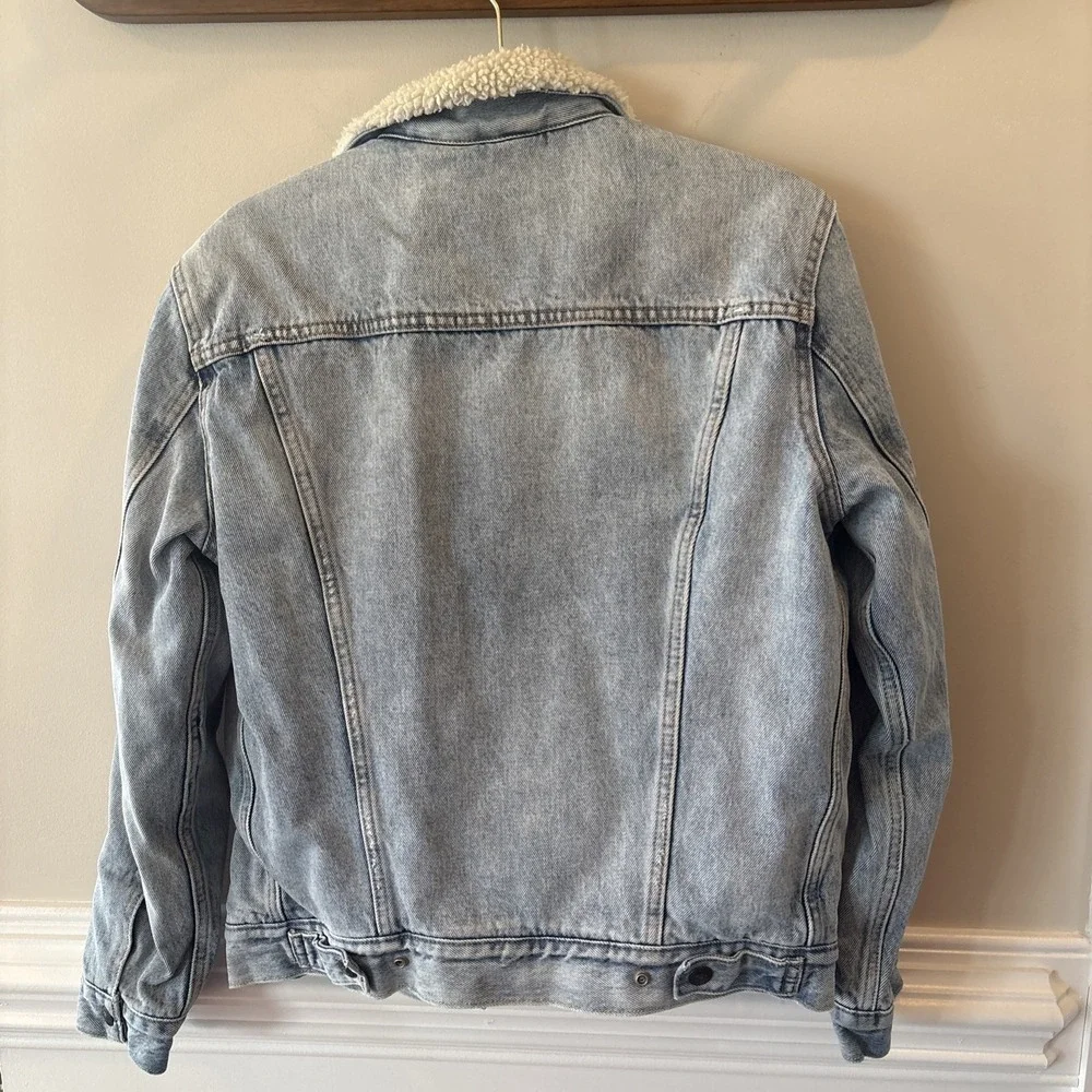 Levi's Men's Trucker size Small‎ Shearling Denim Jacket